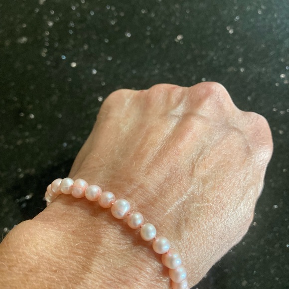 Freshwater pink pearl bracelet with sterling silver clasp 7” - Picture 3 of 7